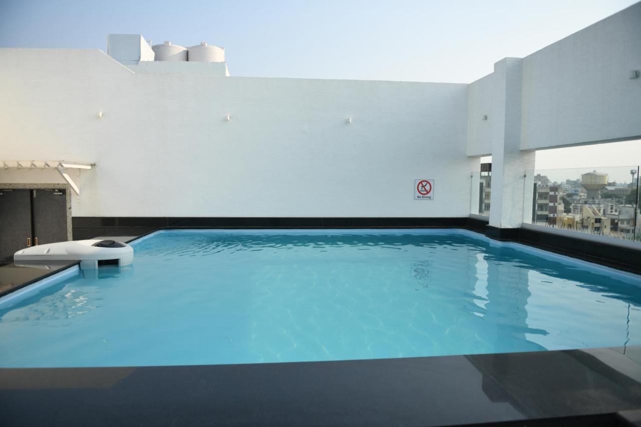 Hotel Blueivy Anand Exterior photo