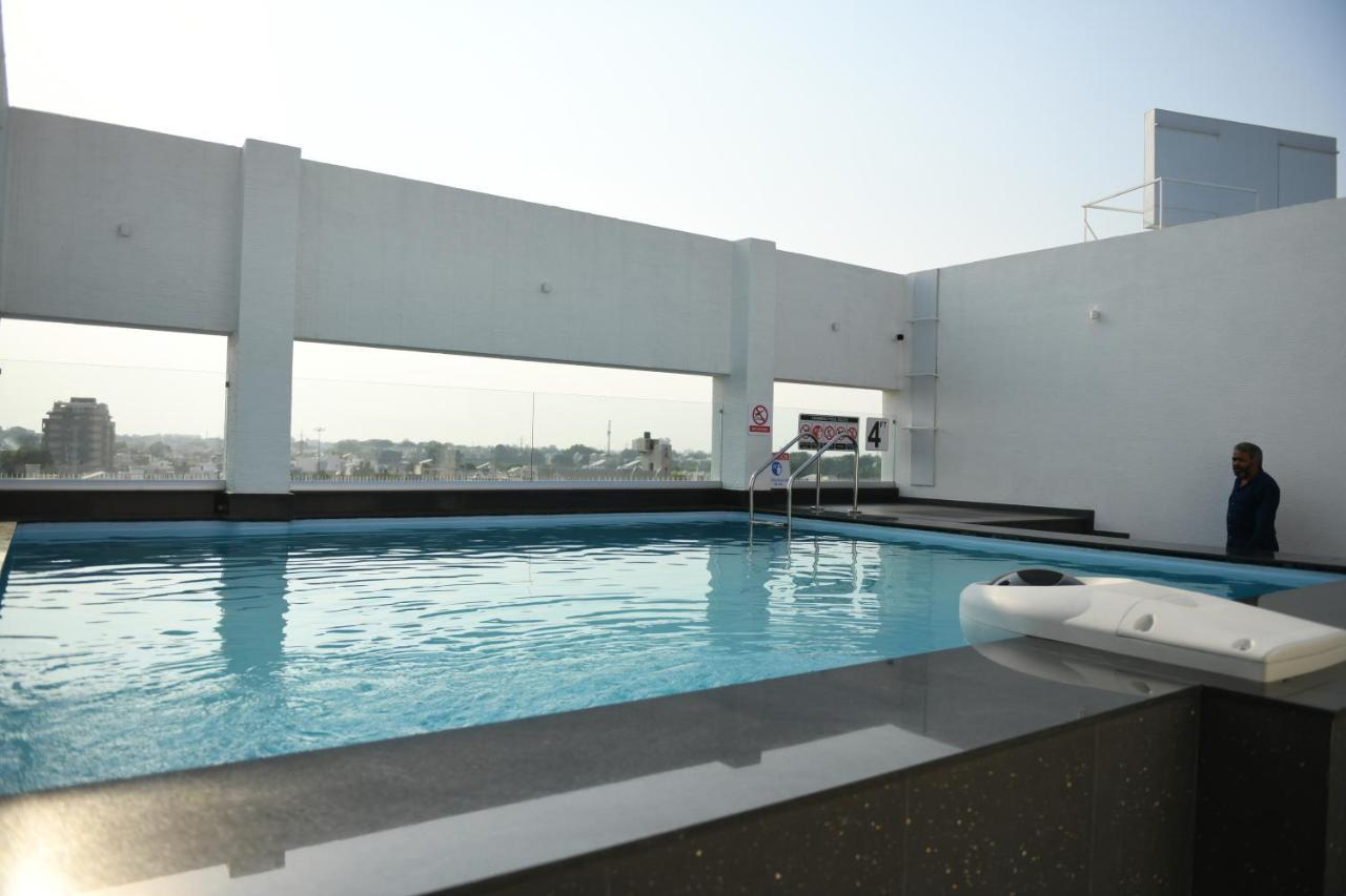 Hotel Blueivy Anand Exterior photo