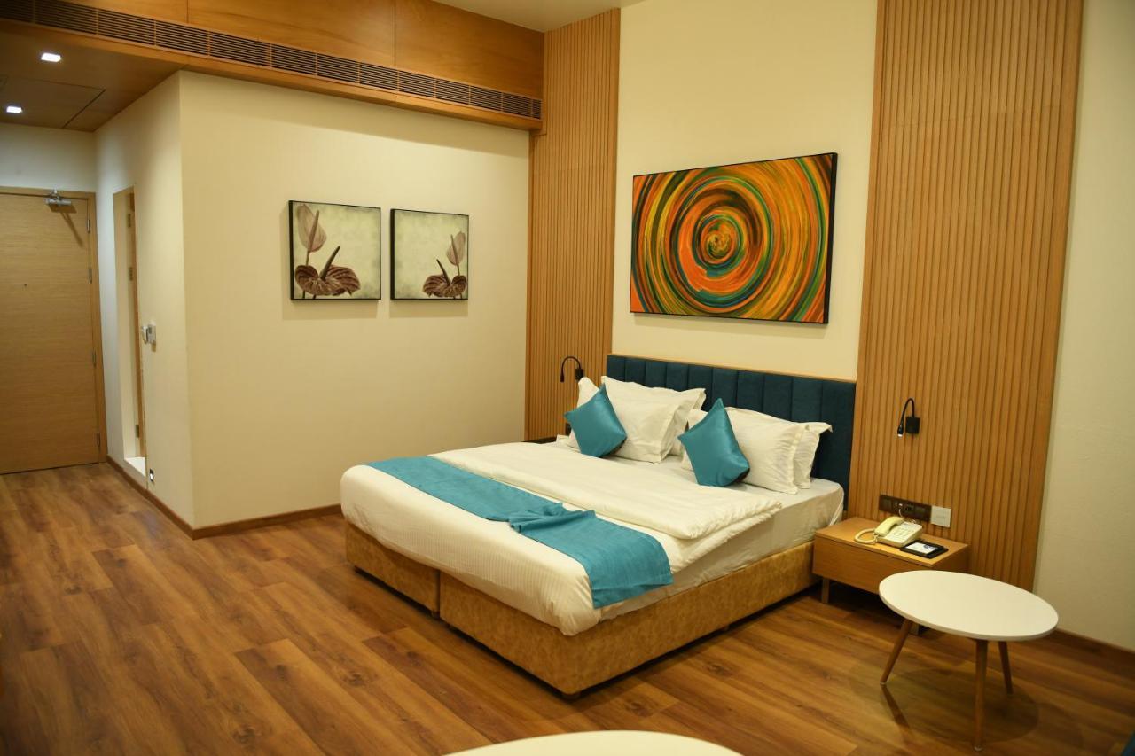 Hotel Blueivy Anand Exterior photo