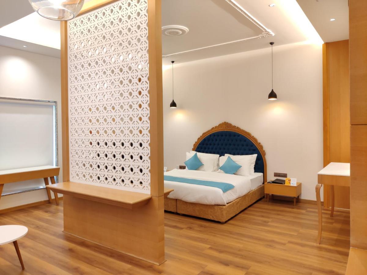 Hotel Blueivy Anand Exterior photo