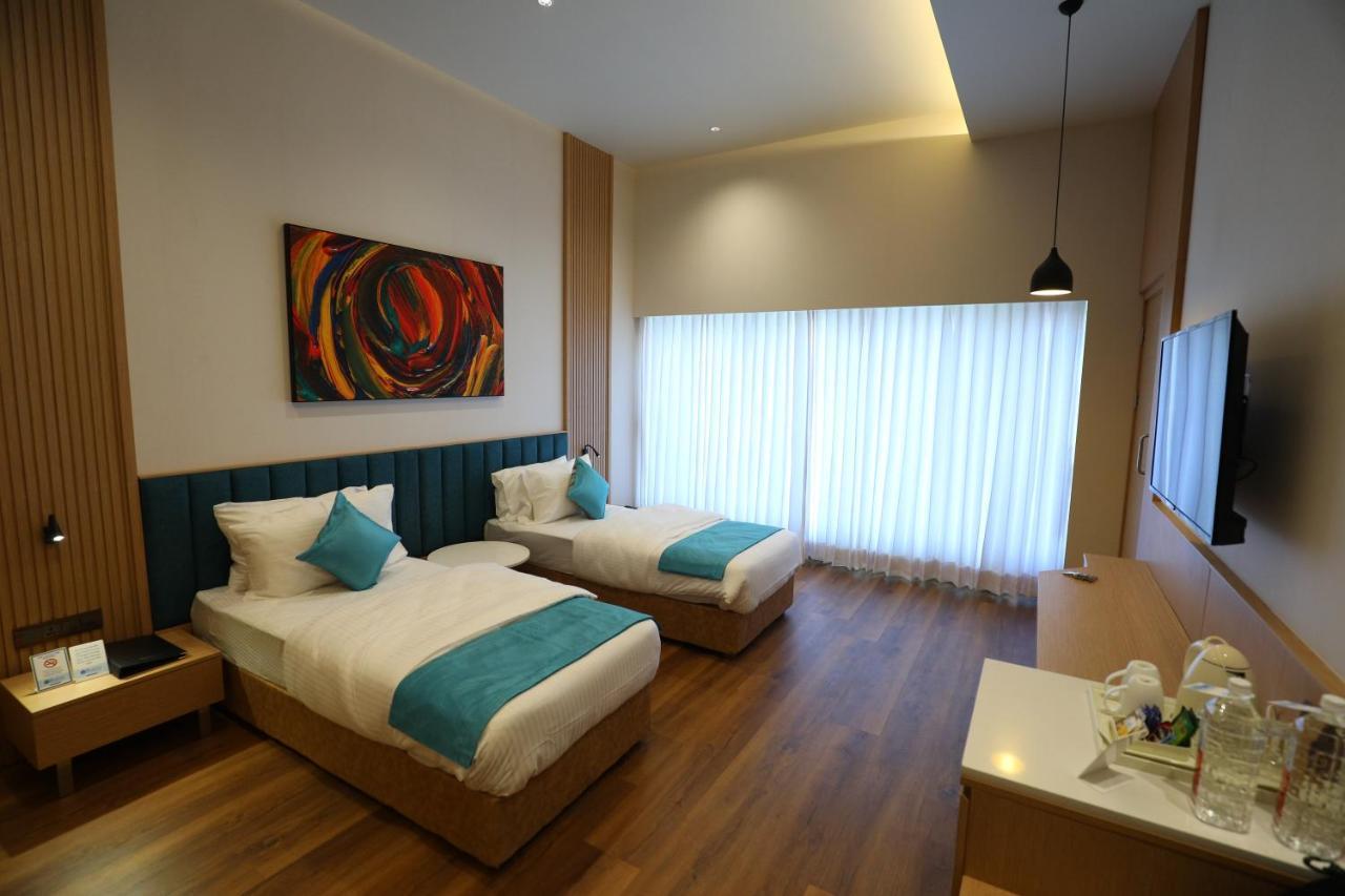 Hotel Blueivy Anand Exterior photo