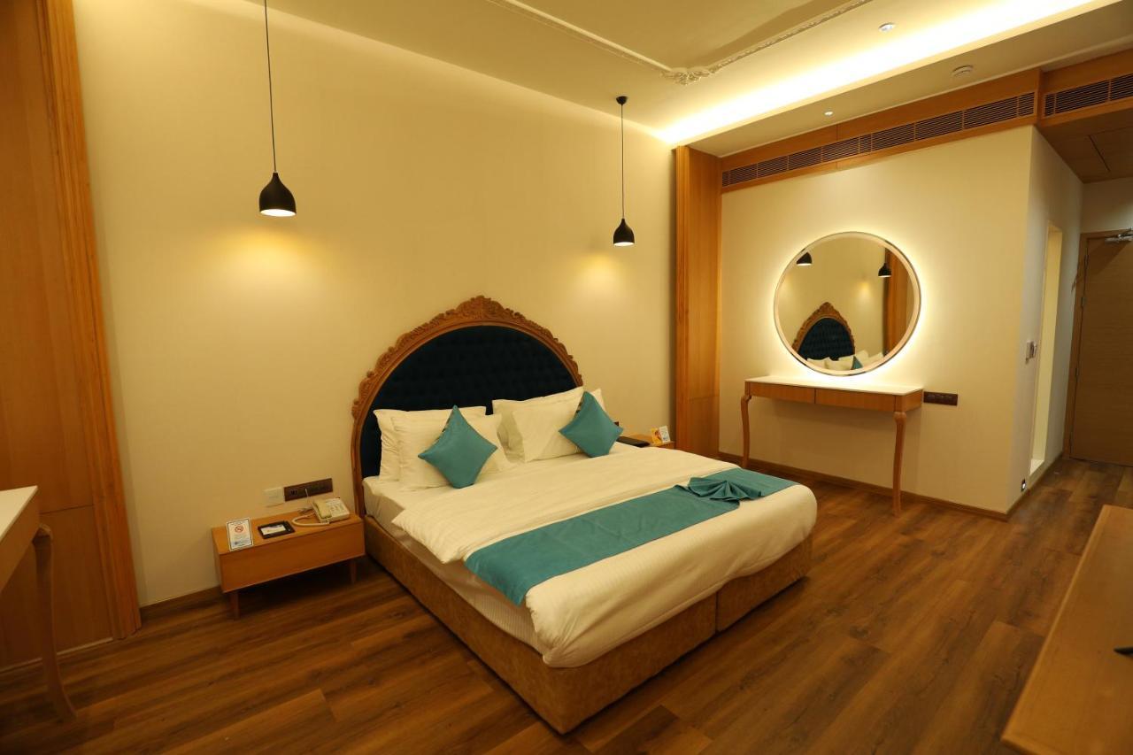 Hotel Blueivy Anand Exterior photo