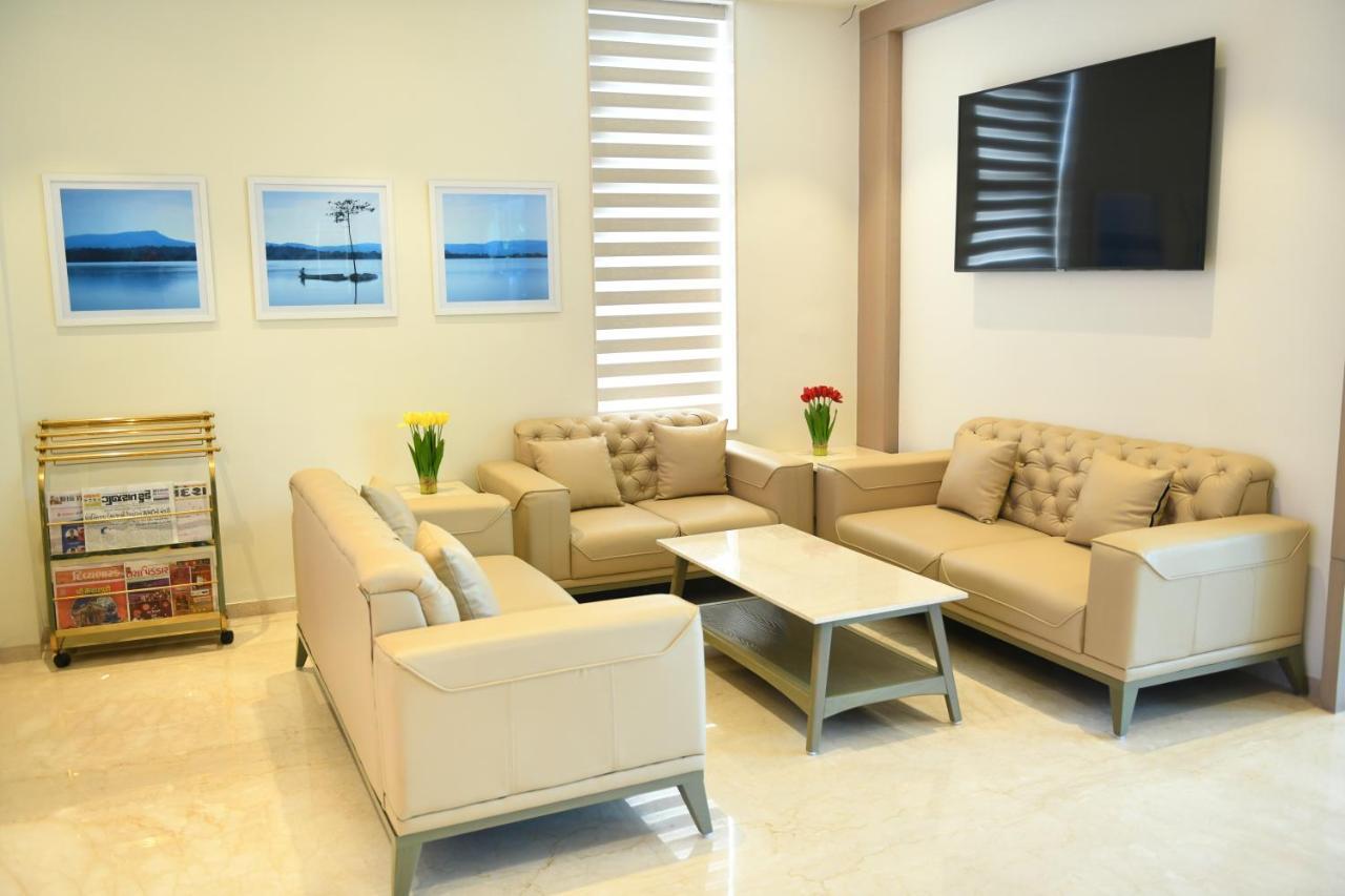 Hotel Blueivy Anand Exterior photo