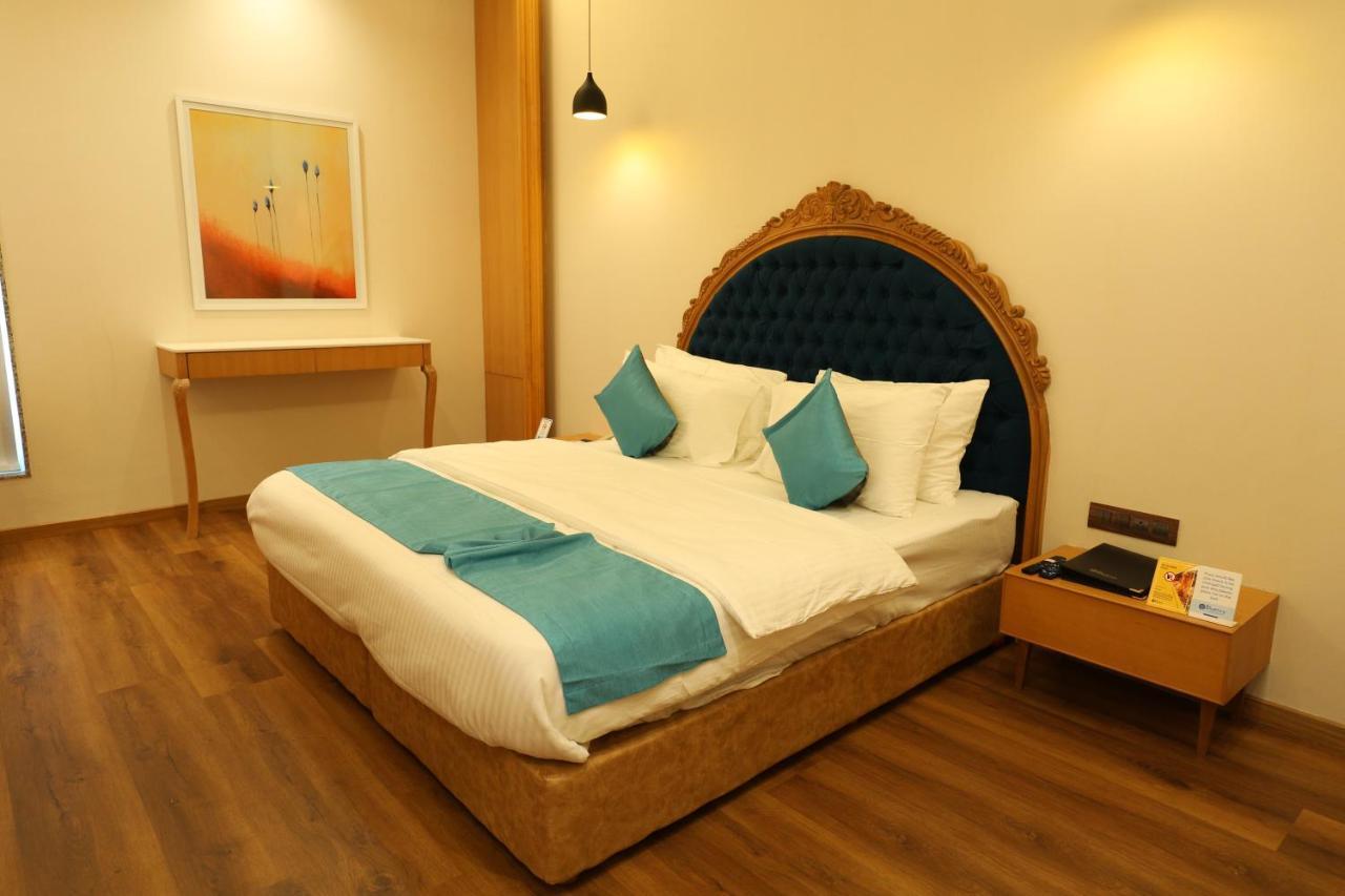 Hotel Blueivy Anand Exterior photo