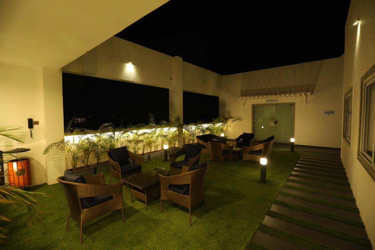 Hotel Blueivy Anand Exterior photo