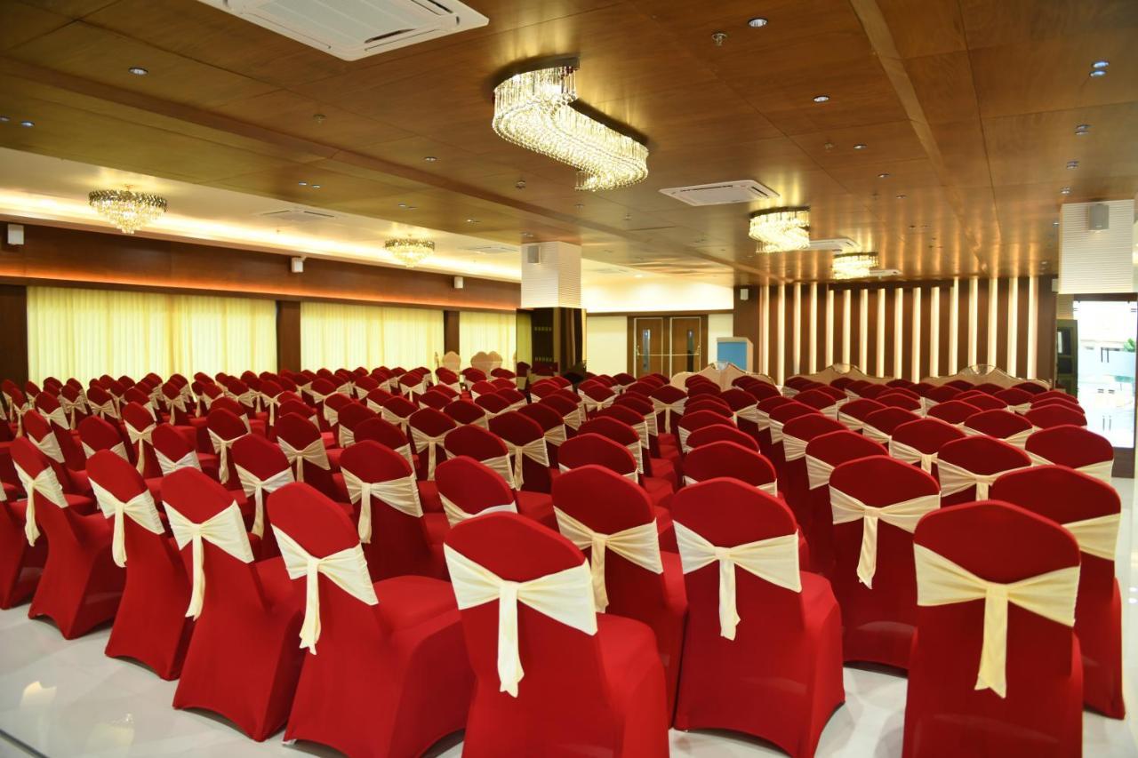 Hotel Blueivy Anand Exterior photo