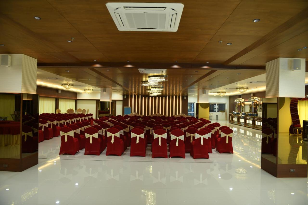 Hotel Blueivy Anand Exterior photo