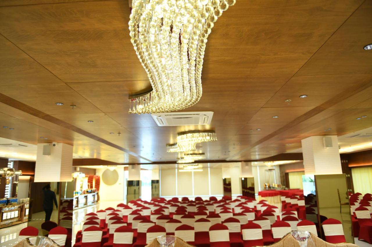 Hotel Blueivy Anand Exterior photo