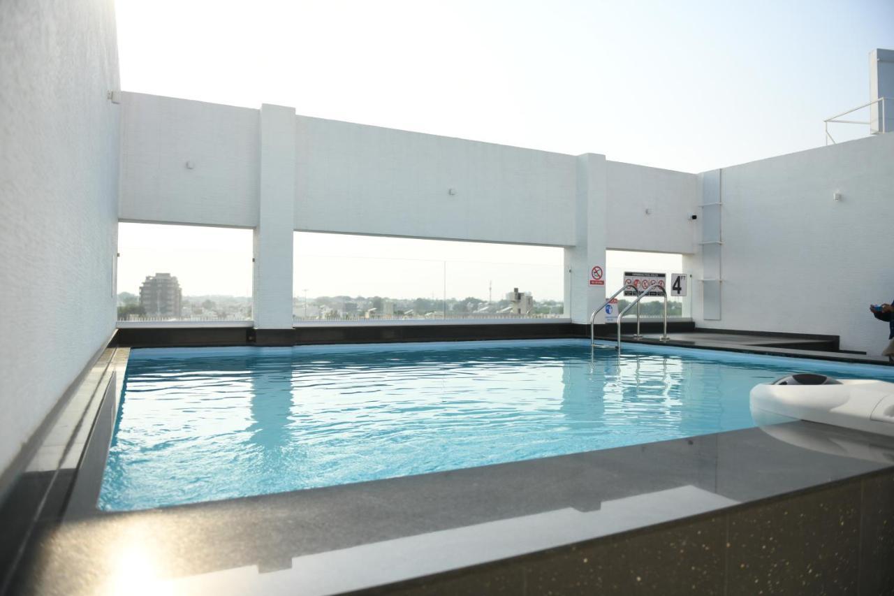 Hotel Blueivy Anand Exterior photo