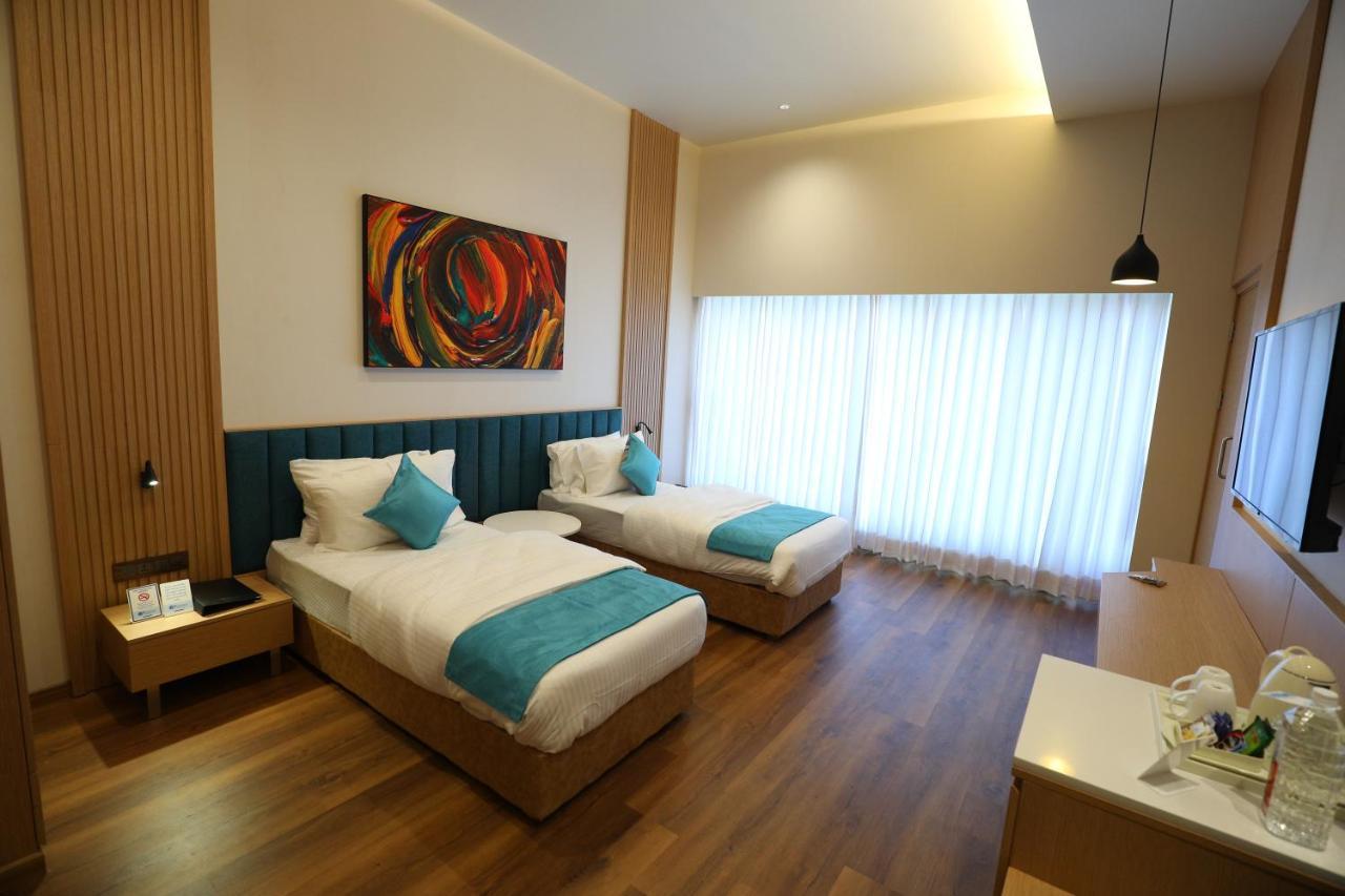 Hotel Blueivy Anand Exterior photo