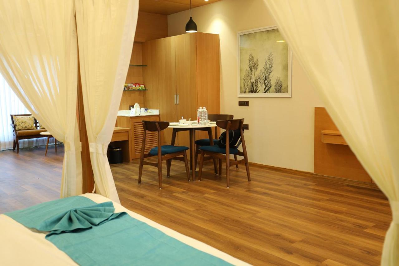 Hotel Blueivy Anand Exterior photo