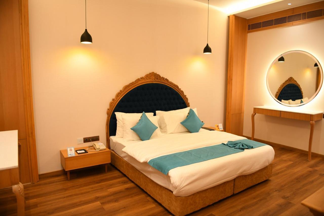 Hotel Blueivy Anand Exterior photo